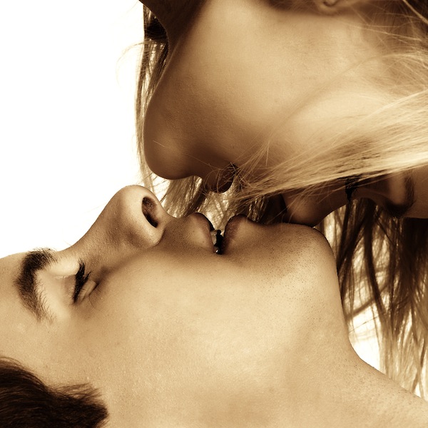 Kissing Virus Transmitted By Teen 113
