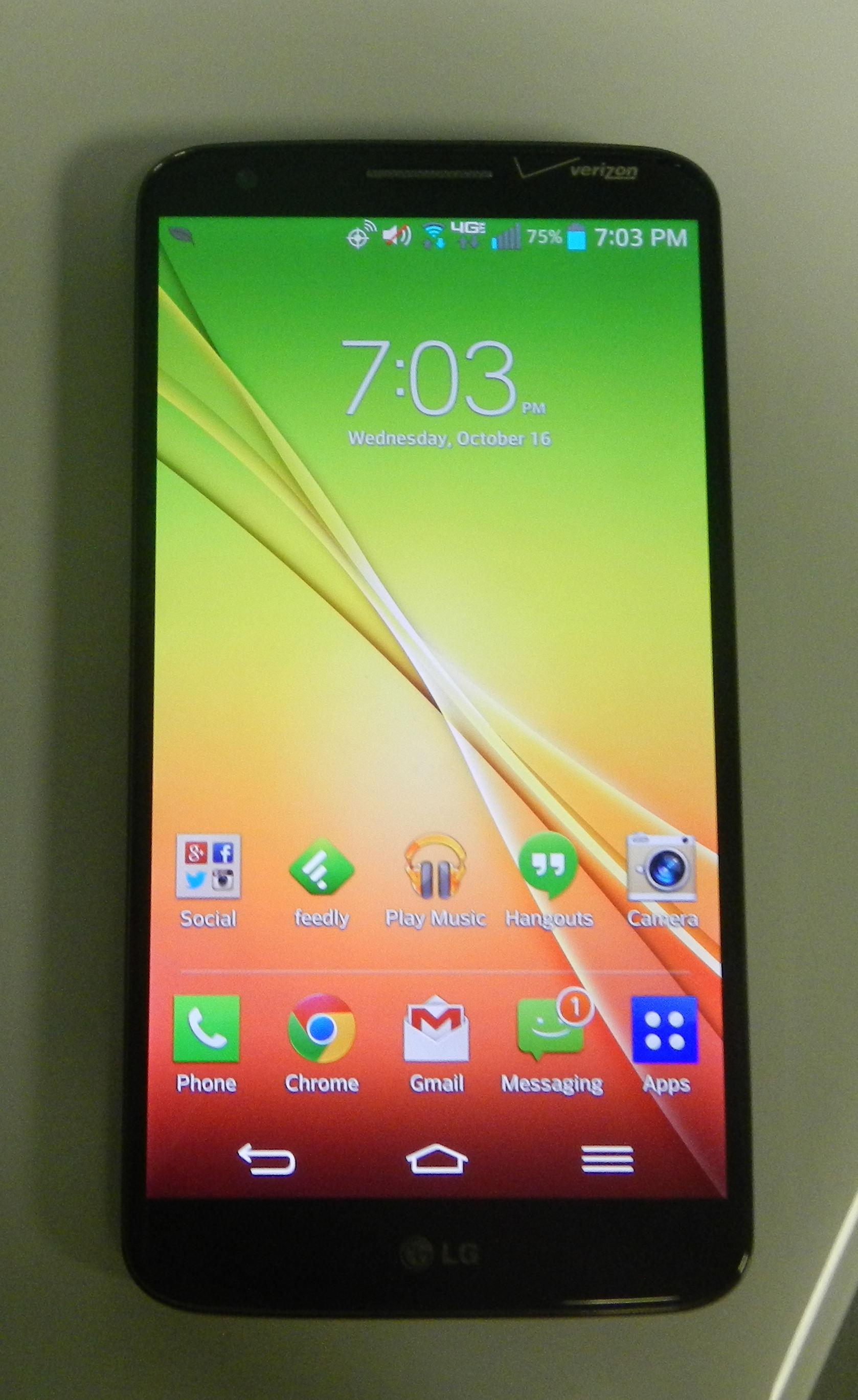 Verizon LG G2 -- an old-school Android smartphone [Review]