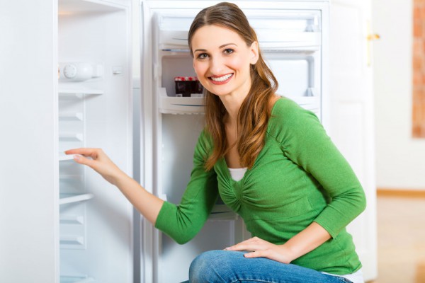 woman-freezer