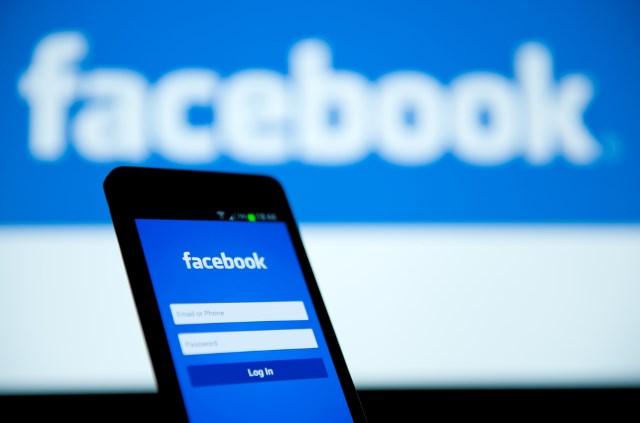 Facebook revamps your newsfeed yet again