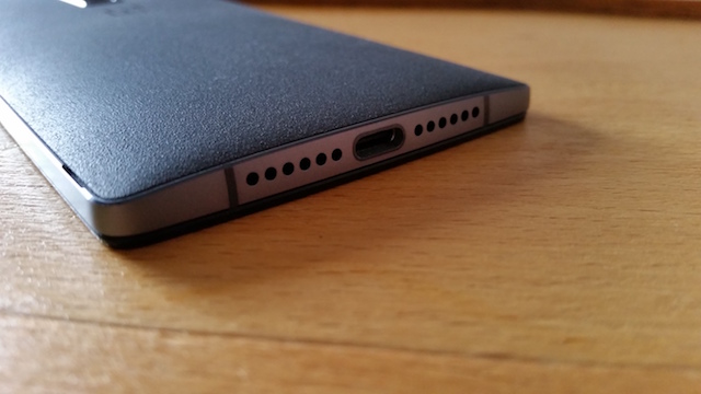 OnePlus 2 USB Type C port