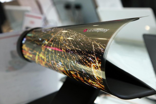 LG rollable OLED 18-inch display