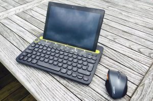 BQ Aquaris M10 Ubuntu Edition with mouse