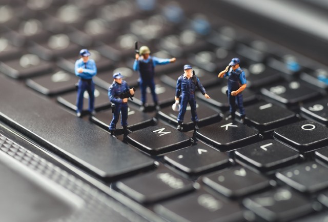 macro-police-keyboard