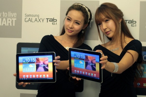 Galaxy Tab 10.1 girls