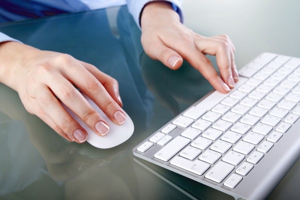 Mac keyboard mouse hands