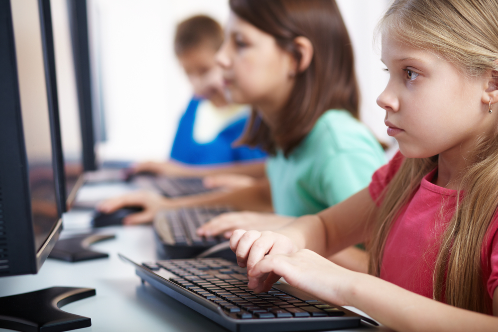 Should Children Access The Internet?