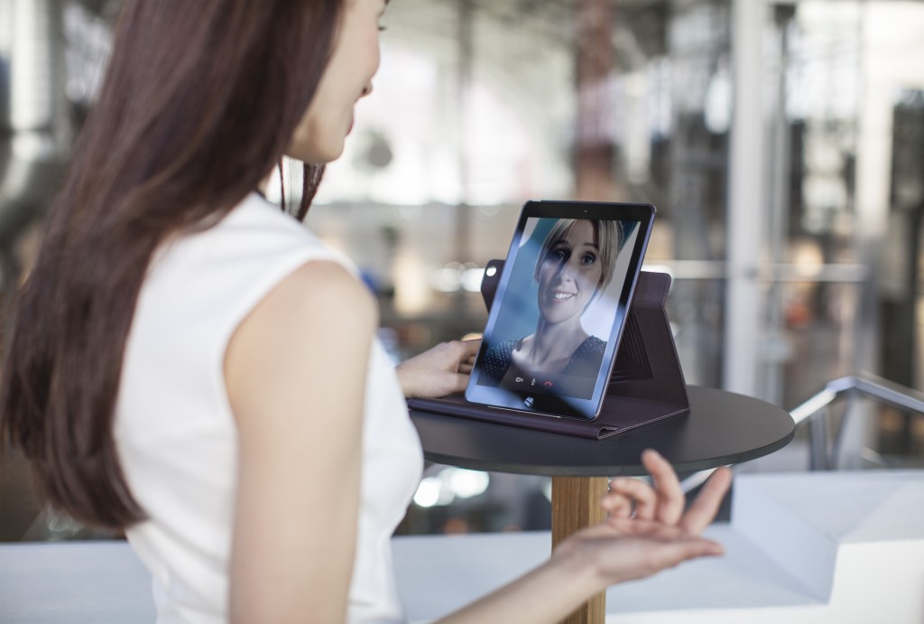 Copy-of-rotate_facetime-1024x691