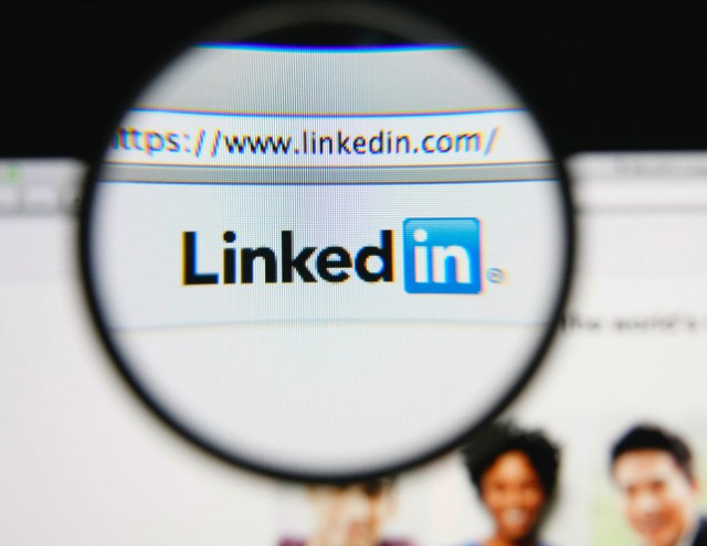 LinkedIn to face lawsuit for spamming users' email address books