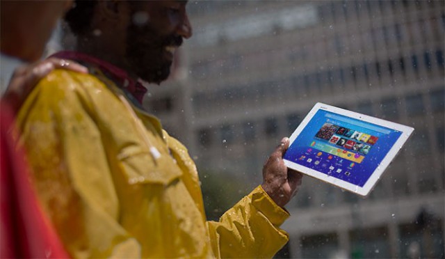 Sony Xperia Z4 Tablet 1