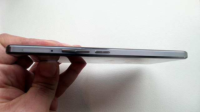 OnePlus X side view