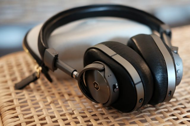 Master-Dynamic-MW60-640x427.jpg