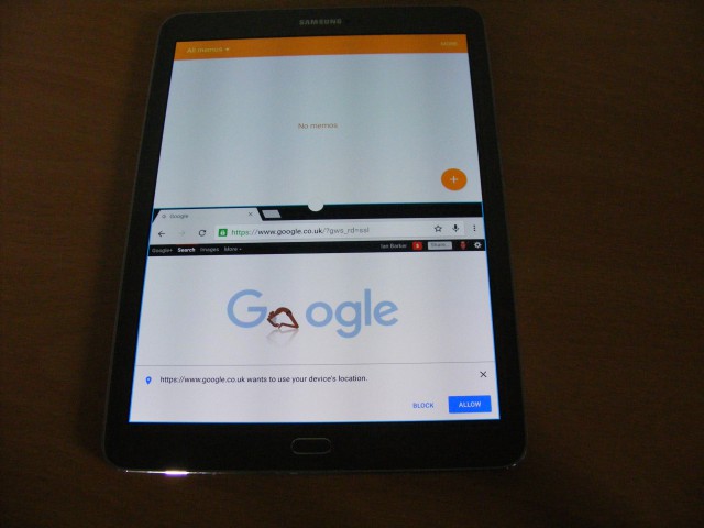 Samsung Galaxy Tab S2 split view screen multitasking
