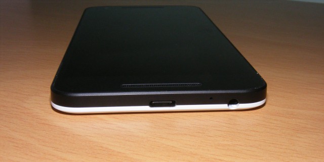 Google Nexus 5X bottom USB Type C Headphone Jack