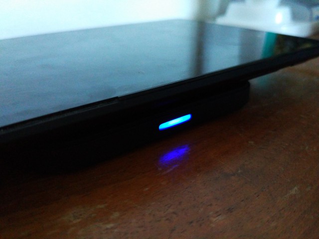 Chotech fast wireless charger Choe Qi pad.jpg light indicator LED