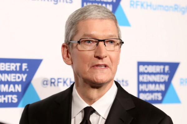 Apple Vs Fbi Tim Cook Concedes Helping Authorities Is A Theoretical Possibility 3744