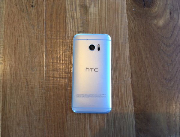 htc10-04