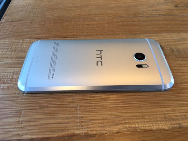 htc10-08