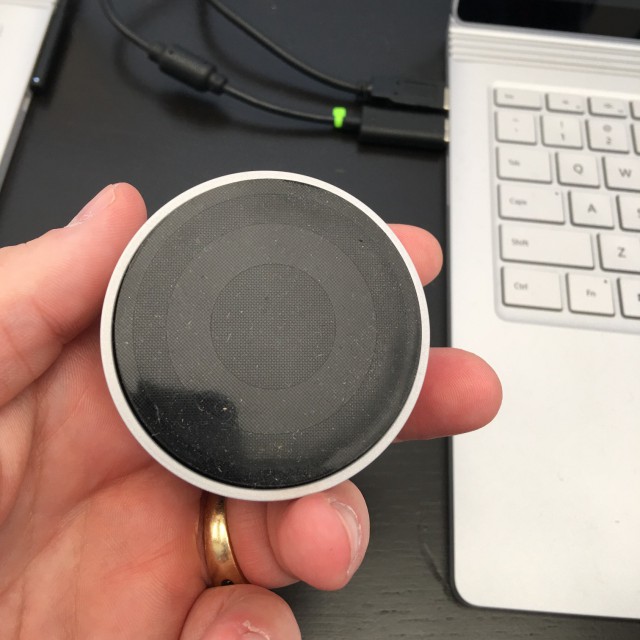 Microsoft Surface Dial hand