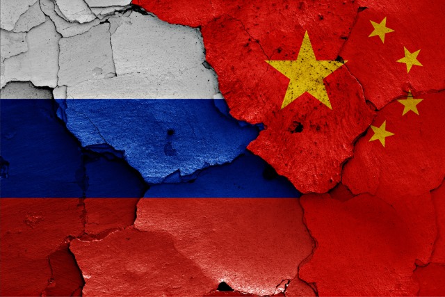 russia-china-cracked-flags