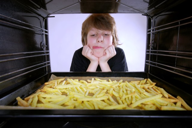 boy-fries-oven