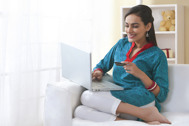 Shopper_woman_laptop