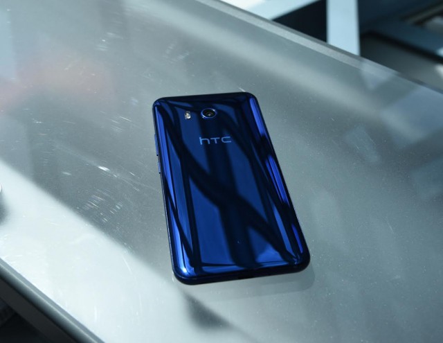 HTC U11 back