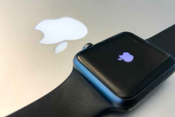 apple-watch-macbook