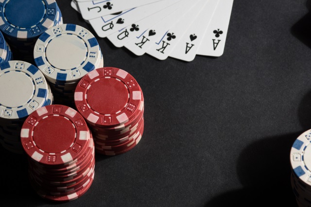 cards-poker-chips