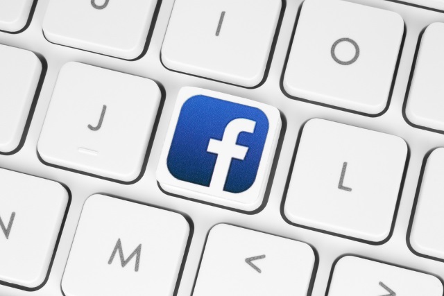 facebook-logo-keyboard