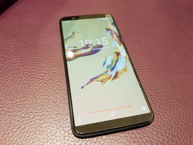 OnePlus 5T face unlock lockscreen