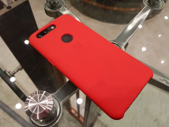 OnePlus 5T red case silicone