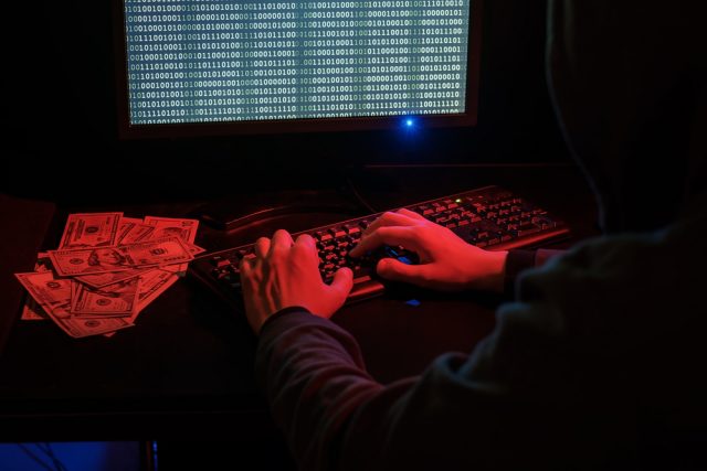 Uang tunai kejahatan dunia maya