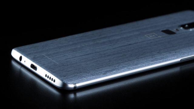 Rear of OnePlus 6