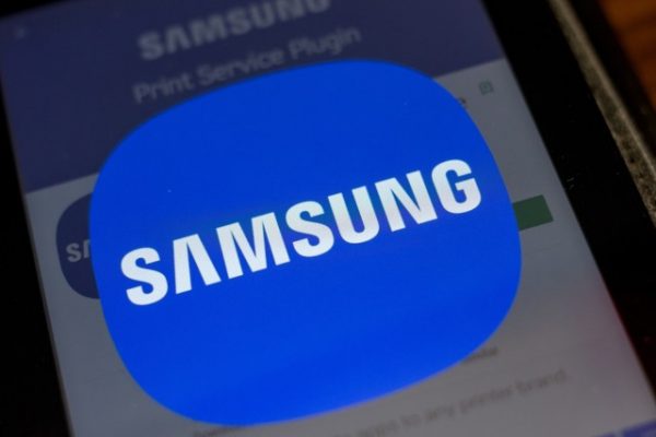 Samsung opens the world's largest mobile factory in India