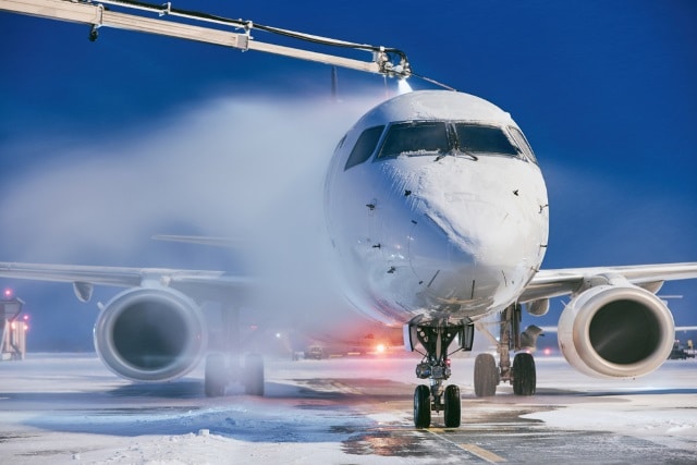 De-icing a plane