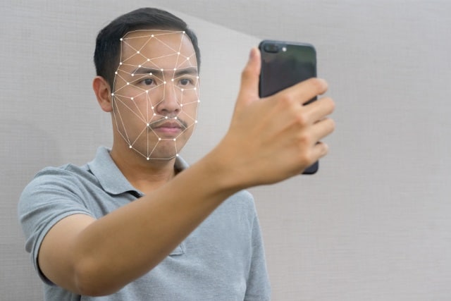 Gesichtsentsperrung mit Smartphone