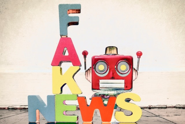 Fake news robot