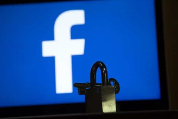 Facebook logo and padlock