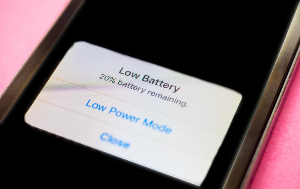 Apple significantly overstates iPhone battery life