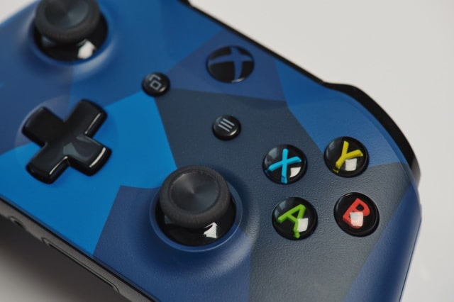 Blue Xbox controller