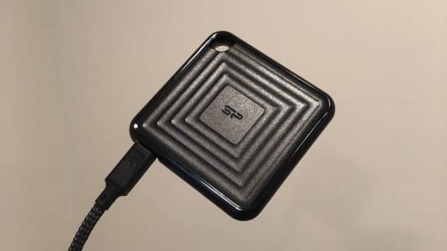 Silicon Power製　外付けSSD PC60 SP960GBPSDPC60CK　960GB　ブラック Amazon | シリコンパワー 外付けSSD 960GB USB3.2 Gen2 Type-C
