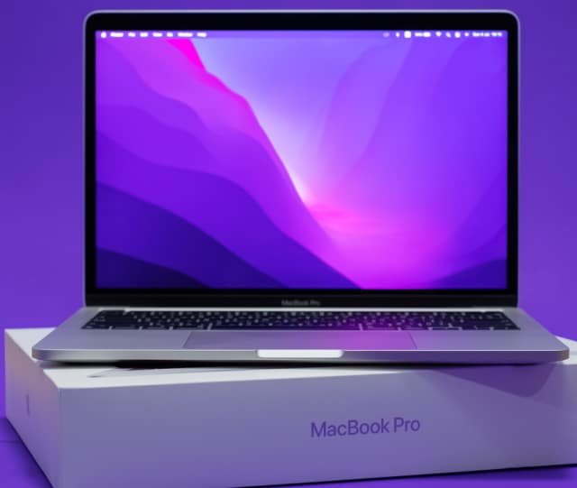 macOS Monterey MacBook Pro