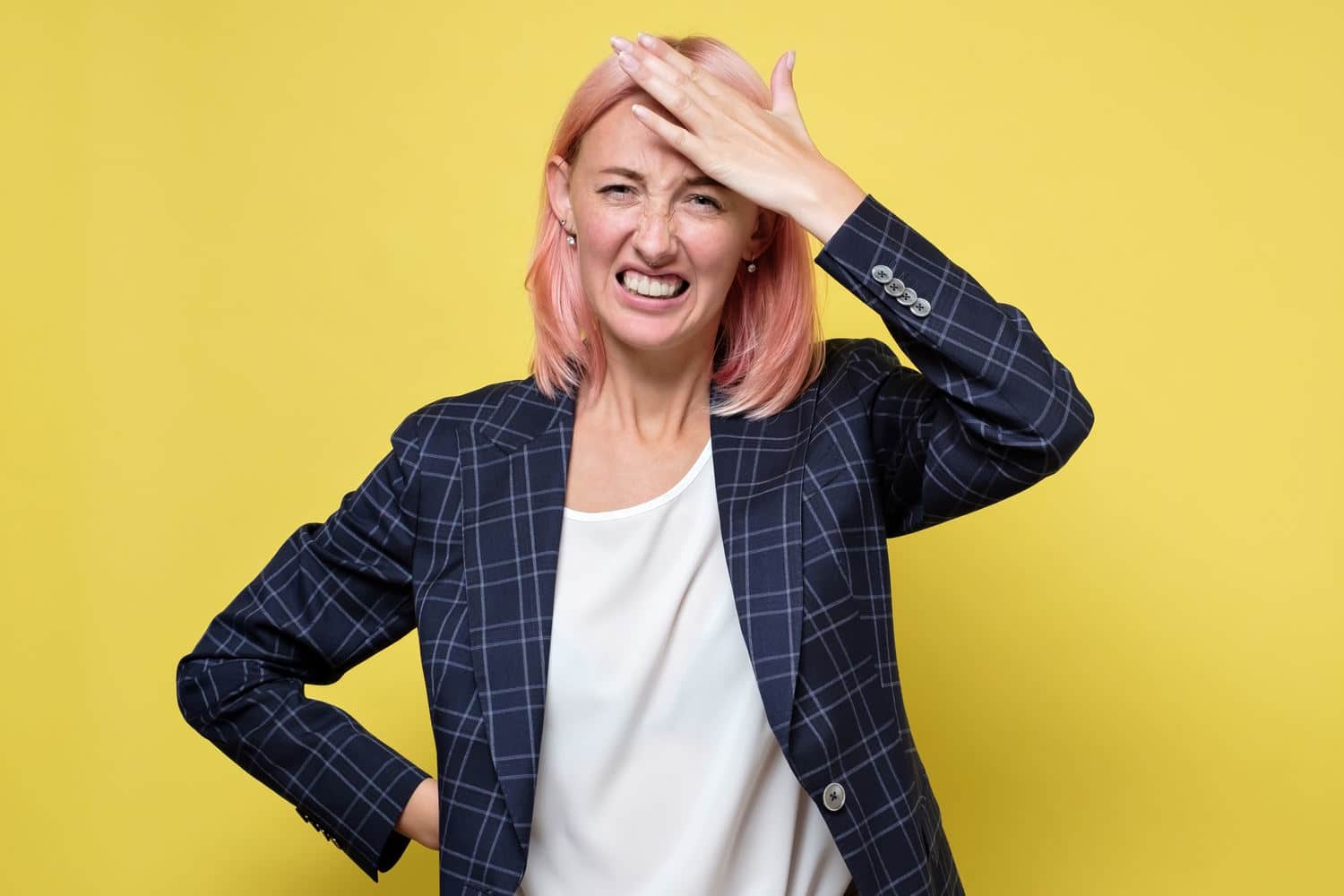 Doh! Forgetful woman