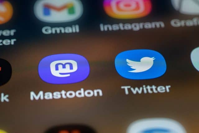 Ikon Mastodon dan Twitter