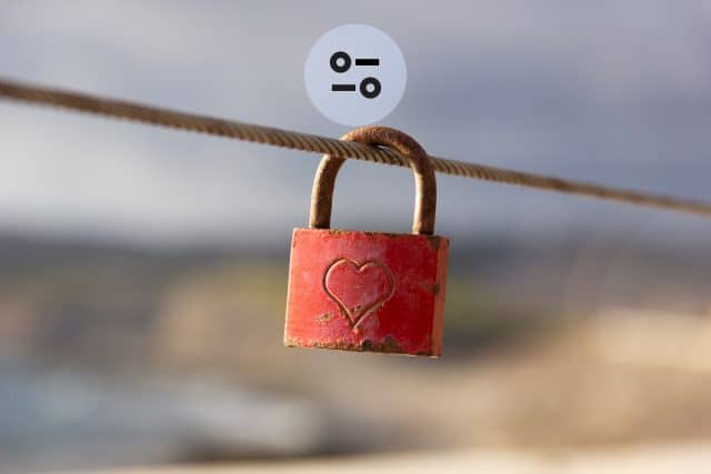 Red padlock