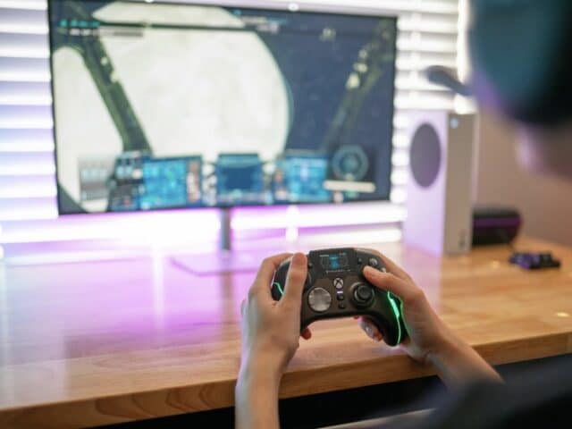 Stealth™ Ultra – Wireless Controller with Rapid Charge Dock