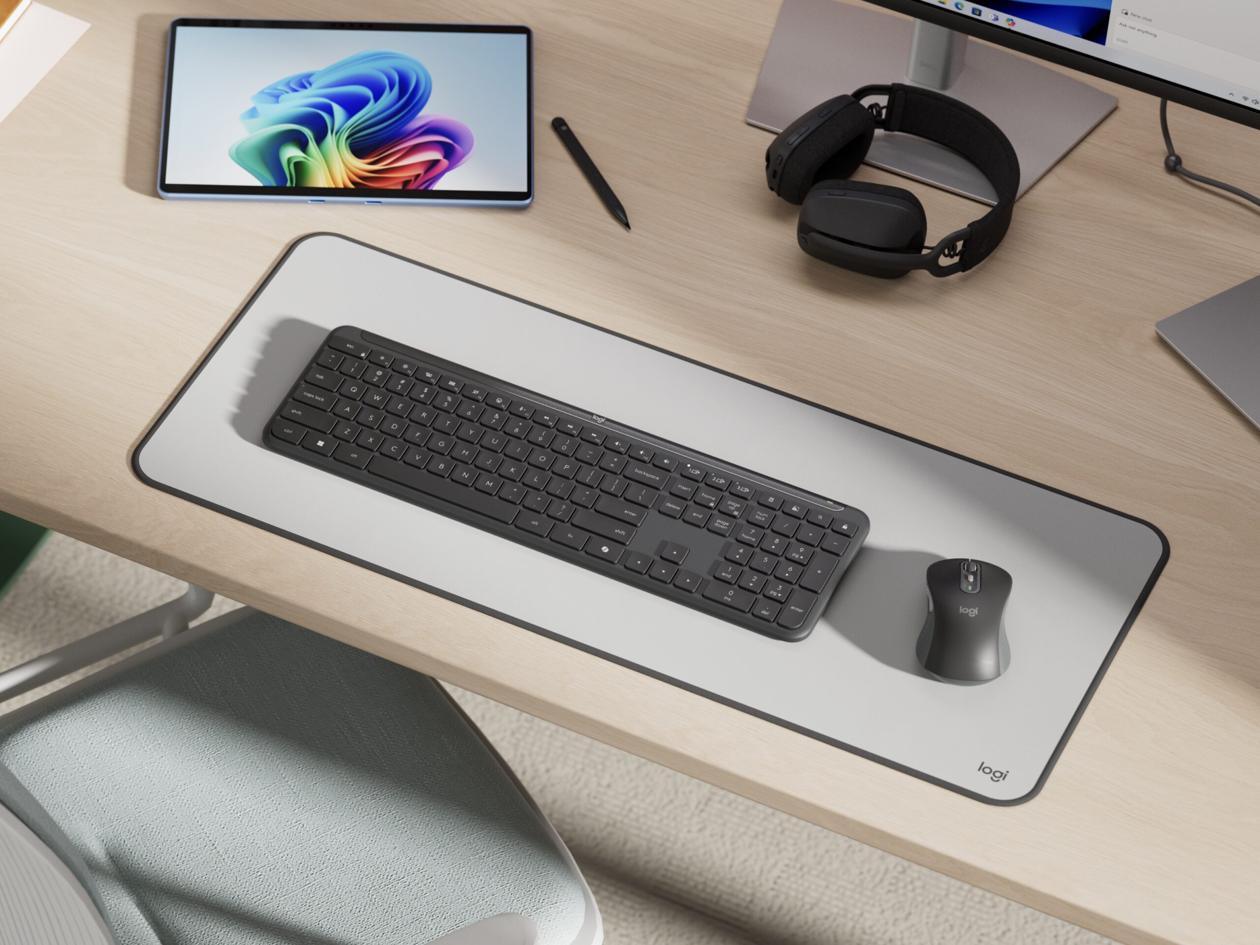 Logitech introduces Signature Slim Combo MK955 for Business Copilot Edition