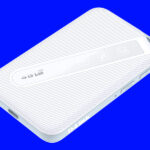 D-Link DWR-932W mobile hotspot blue