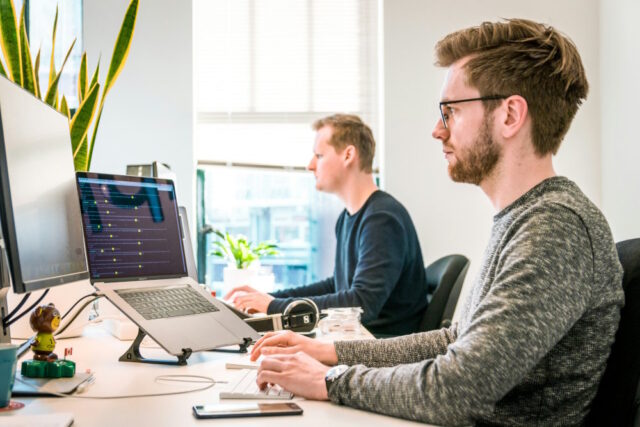 Helpdesk staff